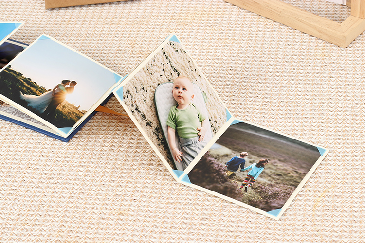 how to make a photo album out of construction paper