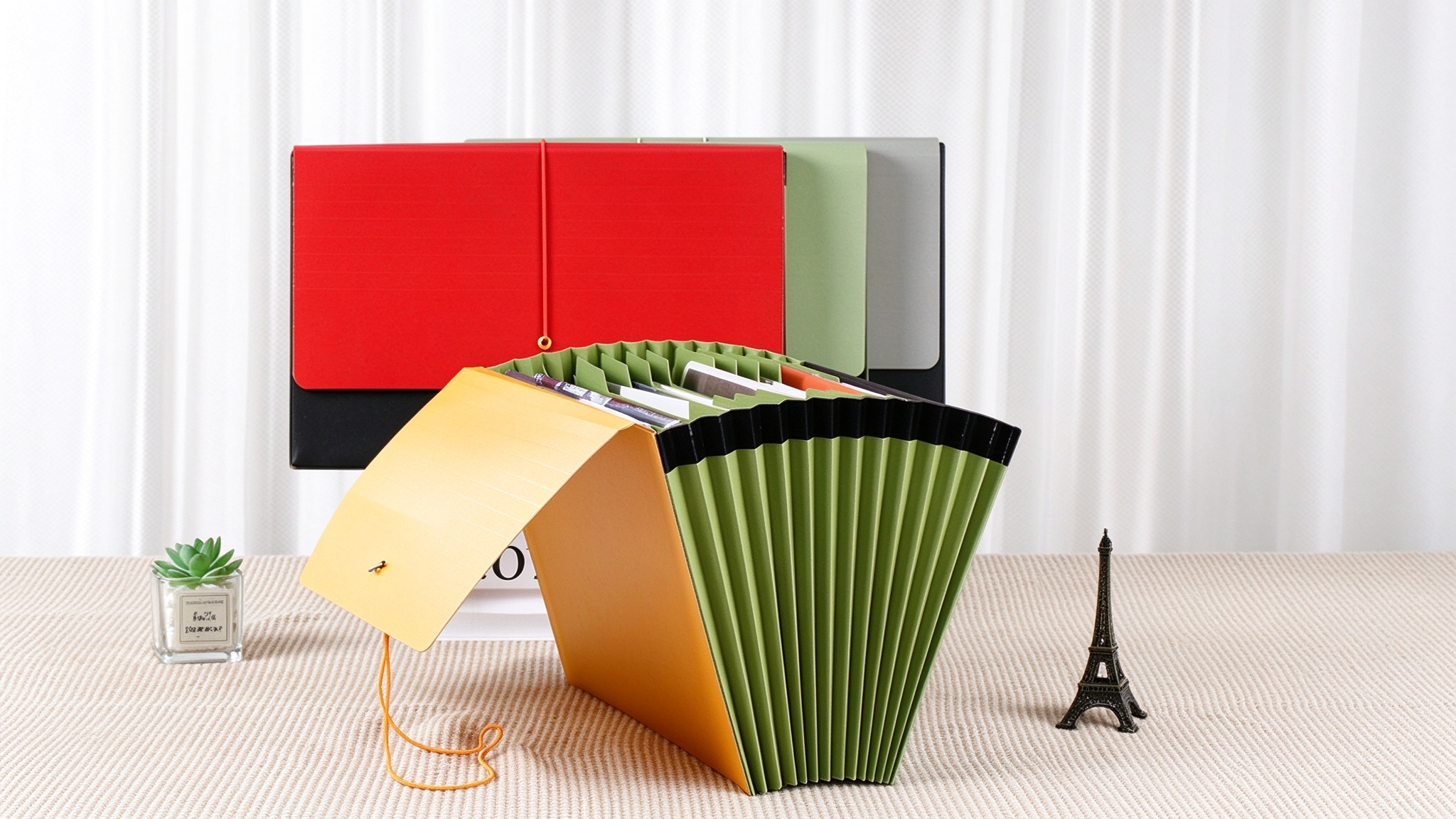 Expandable file folders